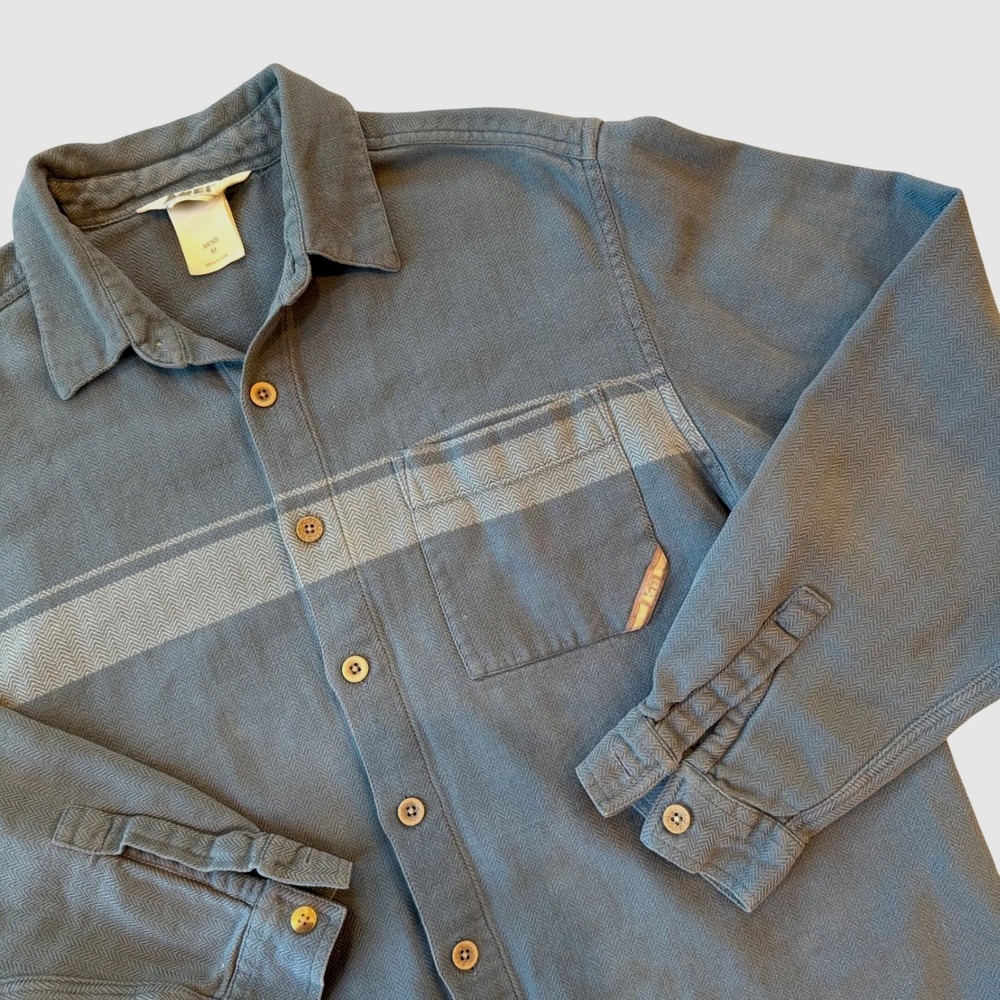 REI Men's Medium Blue‎ herringbone Cotton Long Sleeve Button Up Shirt Outdoor